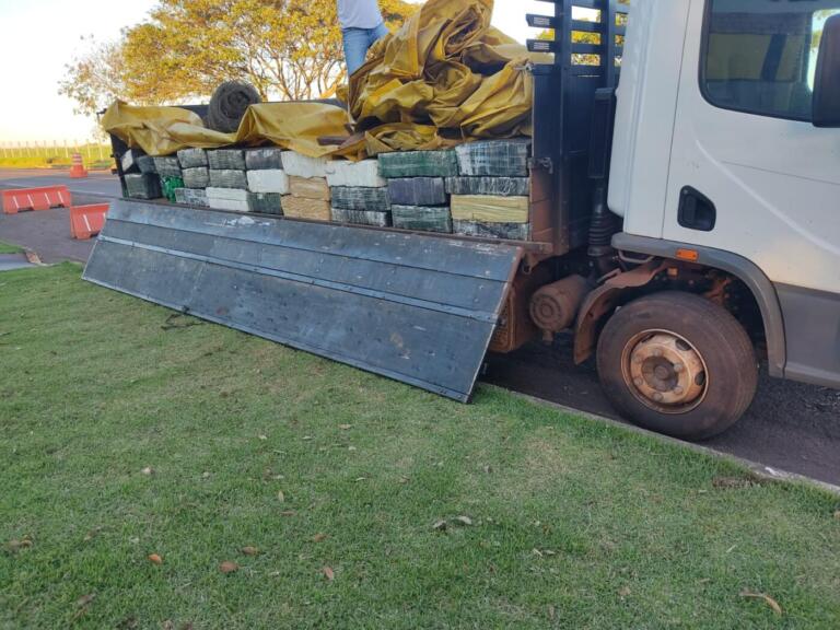 Caminhão com maconha é apreendido pela PRE em Marechal Rondon