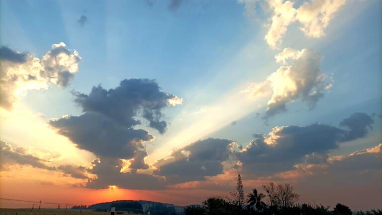 Semana inicia com predomínio do sol e máxima de 24˚C; confira