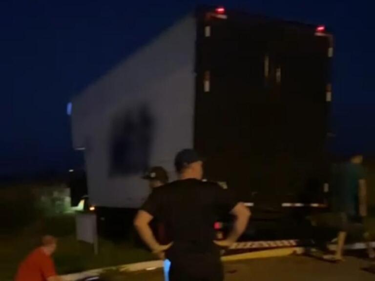 Motorista é ejetado após forte batida de caminhões na BR-163 em Guaíra