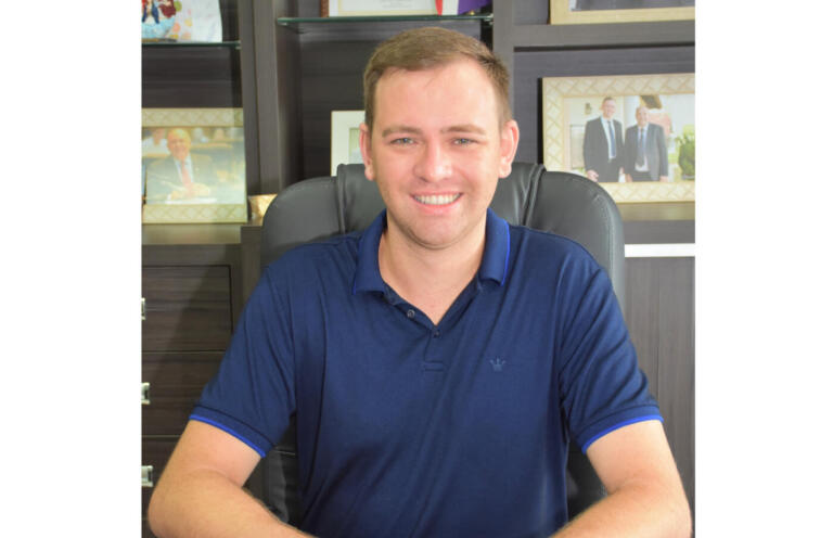 Vice-prefeito de Quatro Pontes assume comando do paço municipal