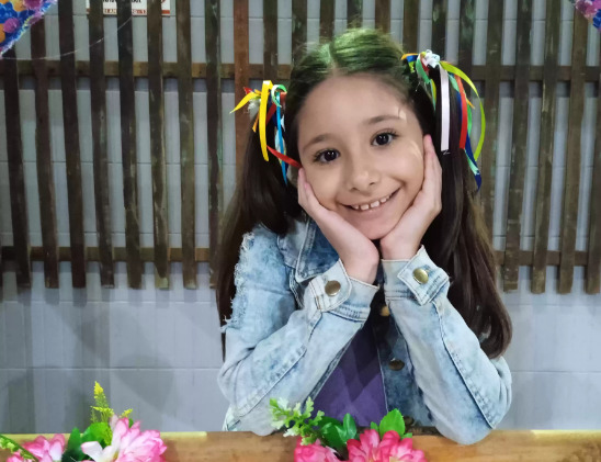 Família de menina de Entre Rios do Oeste pede ajuda para custear tratamento; ela já passou por seis cirurgias