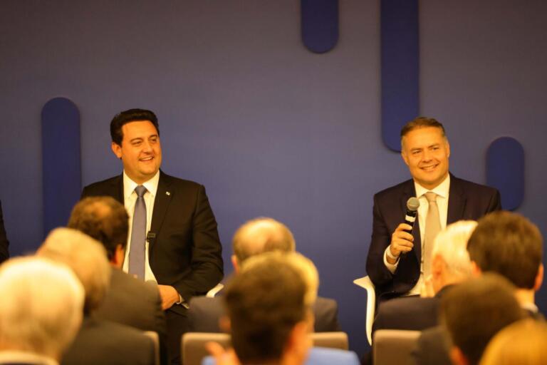 Lotes 3 e 6 das concessões paranaenses devem ter editais publicados em 2024, diz ministro