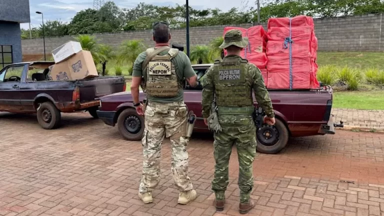 Veículos carregados com 50 caixas de cigarros são apreendidos em Guaíra