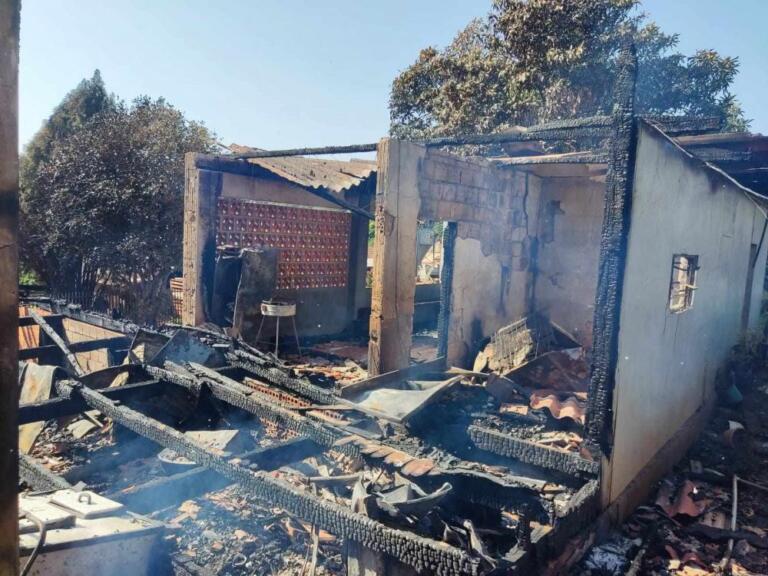 Idosa de 86 anos morre carbonizada no interior de Toledo