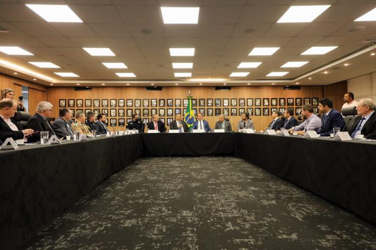 Comitiva liderada pelo presidente dos lindeiros se reúne com ministro da Justiça e busca mais segurança para a região