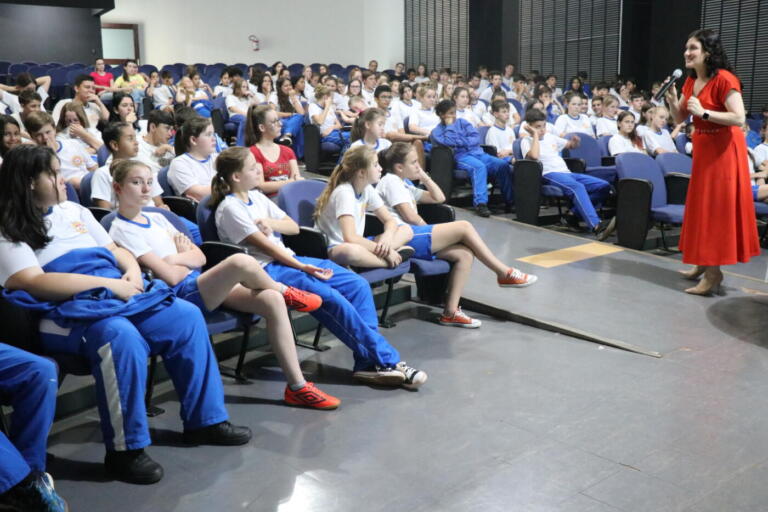 Programa de saúde mental passa a ser aplicado aos alunos do Colégio Estadual Pato Bragado