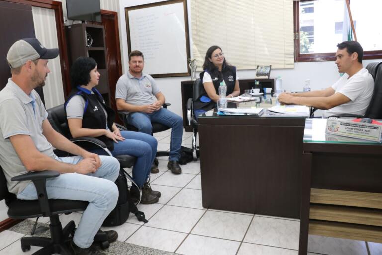 Equipe do Cispar e autoridades de Pato Bragado discutem saneamento municipal