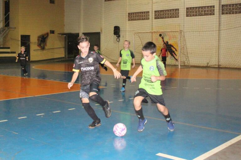 Escola Coxa A conquista quatro vitórias na Copa Karl Schmidt