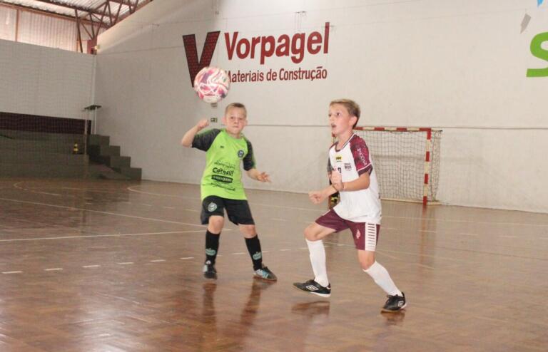 Rui Barbosa e Escola Coxa agitam Copa Karl Schmidt