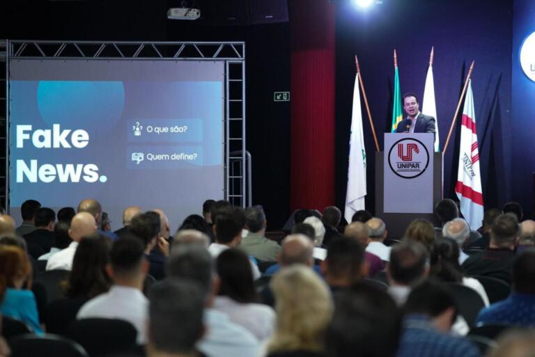 Cerca de 350 pessoas participam de simpósio promovido por Loja Maçônica