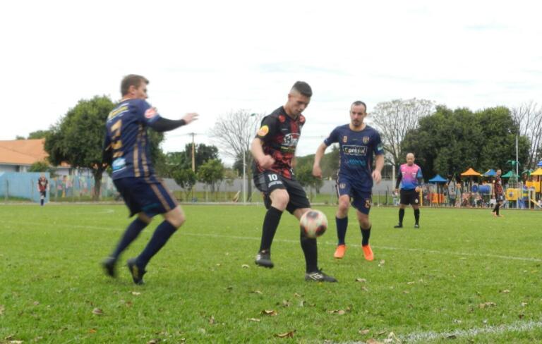 Municipal de Futebol de Entre Rios do Oeste define finalistas