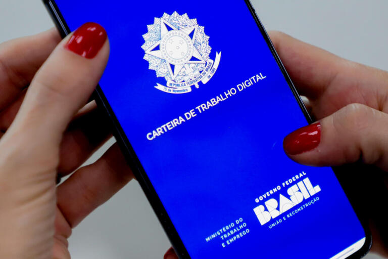 Paraná é o 1º do País a implantar projeto de modernização do Sine