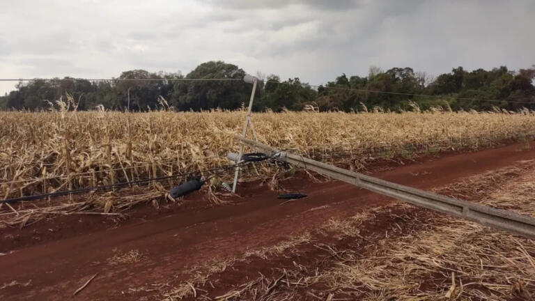 Após passagem do temporal, 41 mil imóveis estão sem luz no Paraná