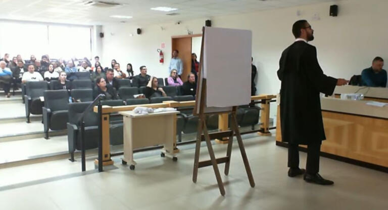 “Julguem com razão, com emoção e com raiva”, sugere promotor Caio Di Rienzo ao júri popular