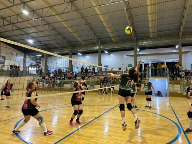 Começa nesta quinta-feira o 10º Campeonato de Voleibol de Mercedes