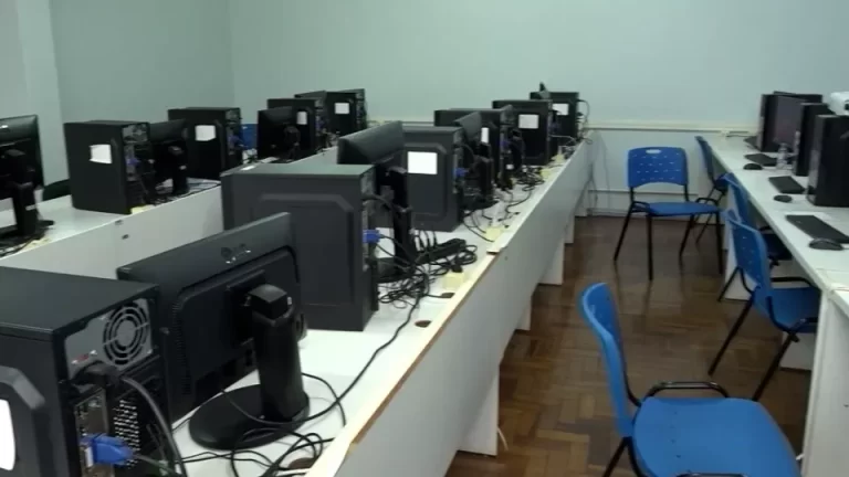 Comunidade acadêmica da Unioeste escolhe reitor, diretores de campi e do HU