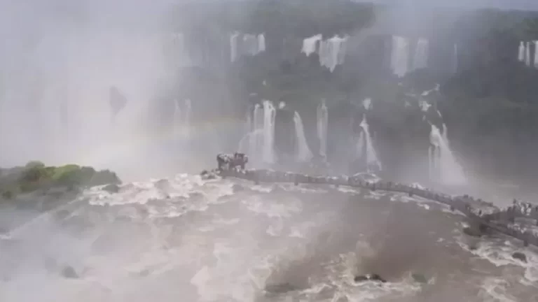 Cataratas do Iguaçu atinge vazão de 3 milhões de litros d’água por segundo