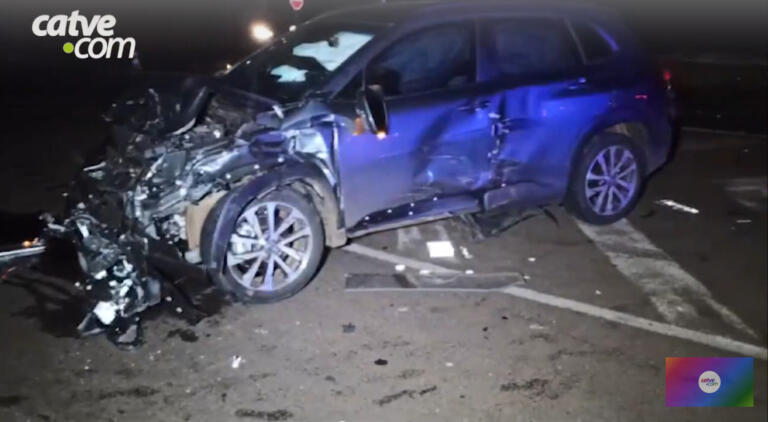 Grave batida deixa carros destruídos na BR-163 entre Cascavel e Toledo