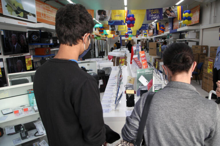 Otimismo dos comerciantes paranaenses se mantém estável para o 2º semestre de 2024