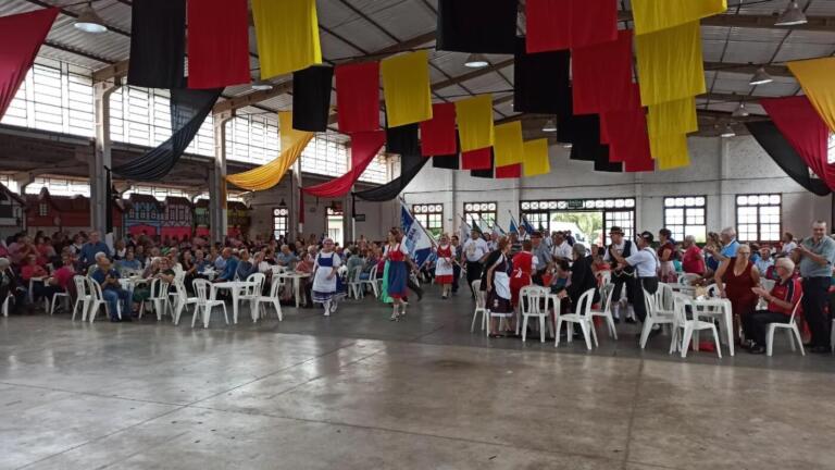 Iniciada a Tarde Alemã com os Clubes de Idosos