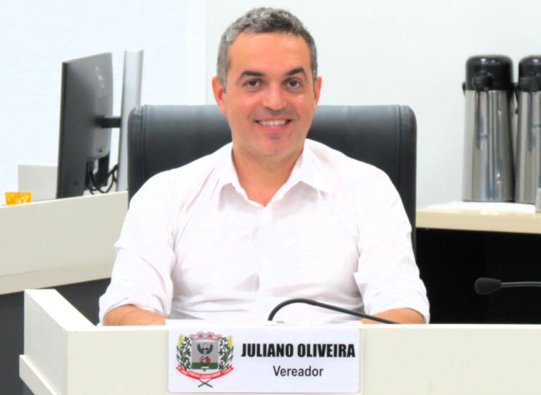 Juliano Oliveira propõe obras de manutenção no pátio do CMEI Primavera