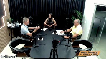 “Tem muita gente nos procurando para compor. O caminhãozinho da prefeitura tá cheio”, afirma Moacir