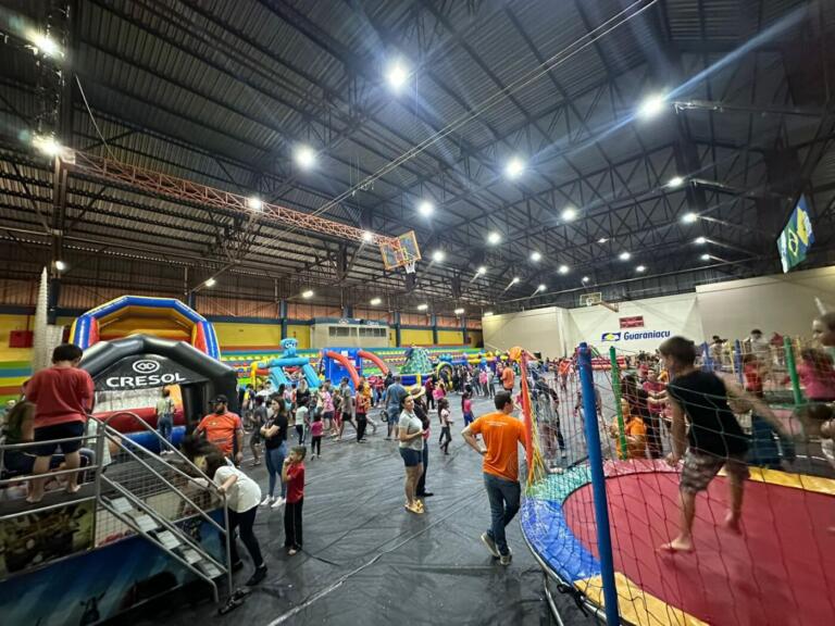 Cresol Integração realiza doações de brinquedos