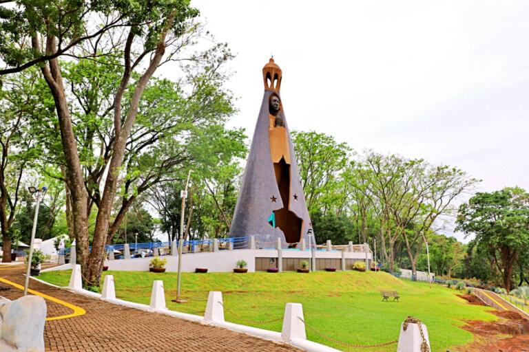 Comunidade se une, supera vendaval e programação da Semana da Padroeira continua