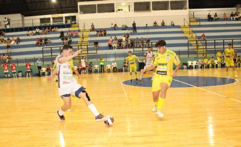 Sub-20 da AACC sofre revés na abertura das oitavas do Paranaense