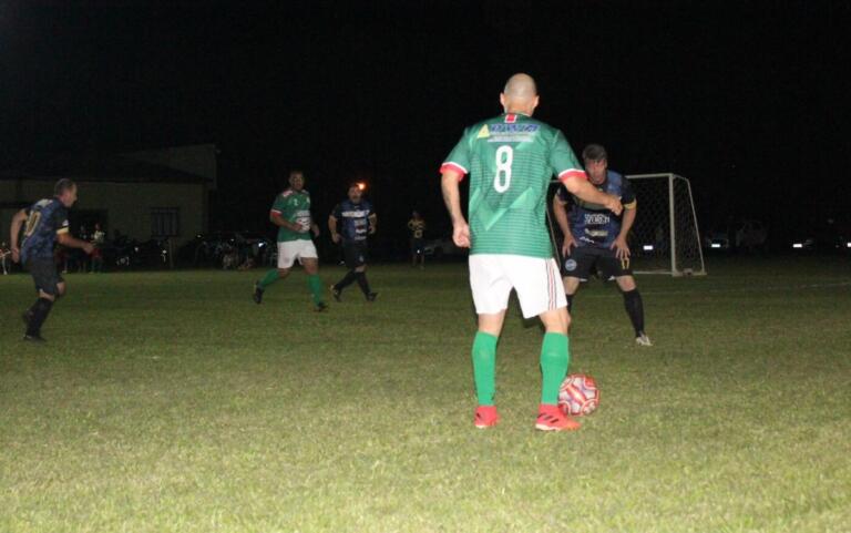 Goleadas marcam 3ª rodada do Veterano no Municipal de Suíço