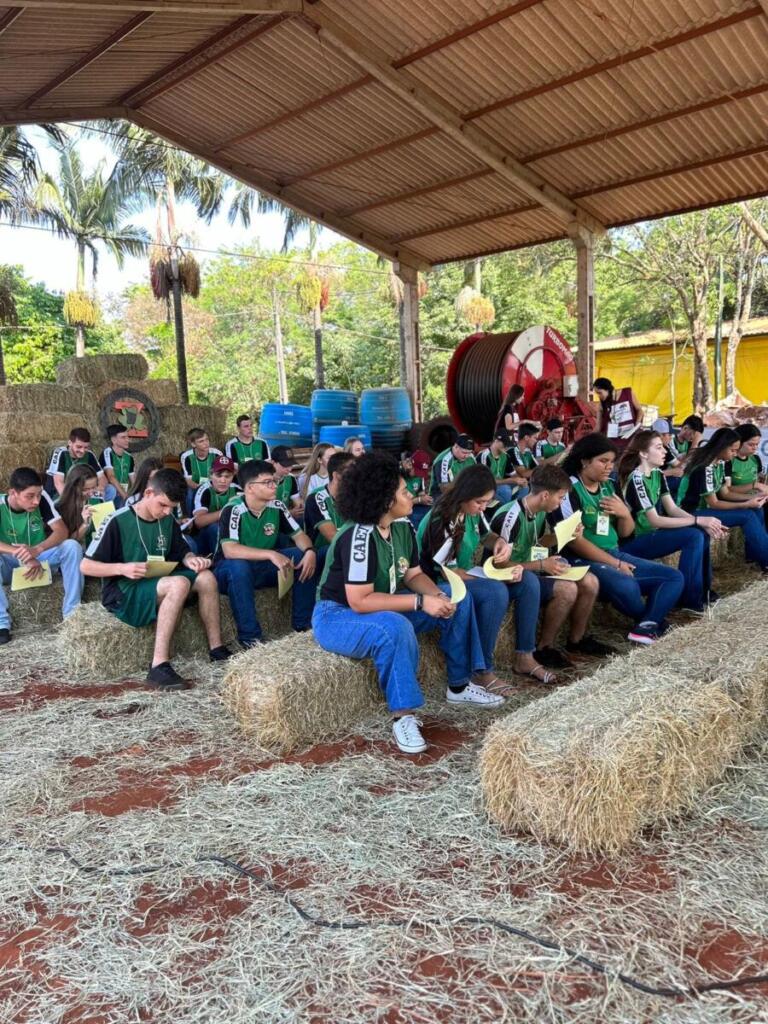 Dia de Campo de Zootecnia reúne estudantes de colégios e cursos técnicos da região