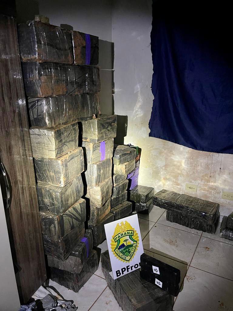 Ação integrada entre BPFron e PF resulta na apreensão de meia tonelada de drogas em Guaíra