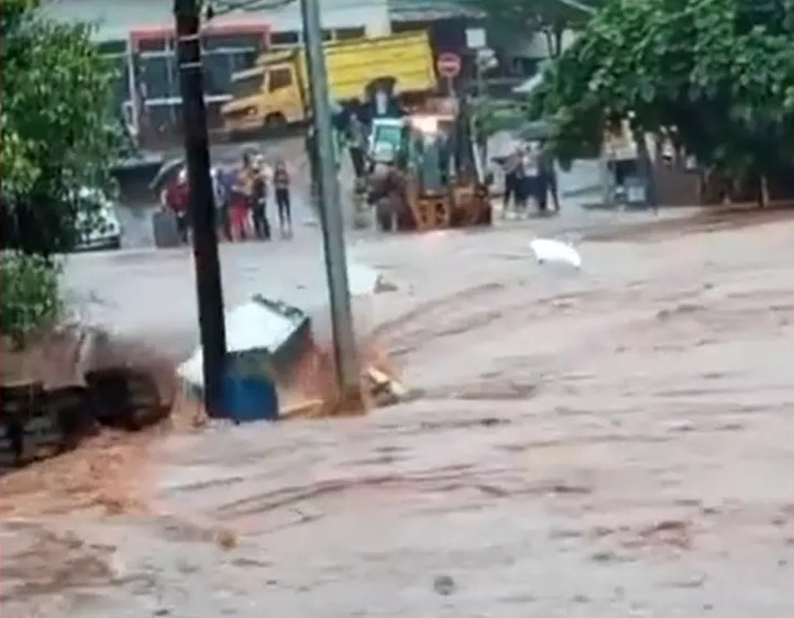 Sobe para 105 mil número de pessoas atingidas por temporais no Paraná em seis dias, diz Defesa Civil