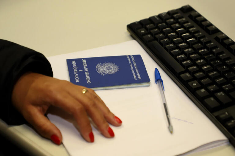 Semana começa com 15,3 mil vagas nas Agências do Trabalhador do Paraná