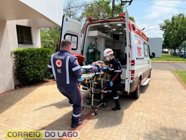 Jovem fica parcialmente soterrado após cair em silo de milho em cooperativa