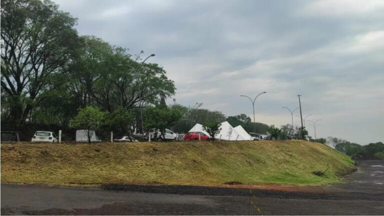 Temporal destrói estrutura para romeiros de Nossa Senhora Aparecida em Itaipulândia