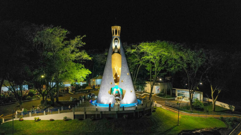 Com monumento de 26 metros, Itaipulândia espera 50 mil fiéis no Dia da Padroeira