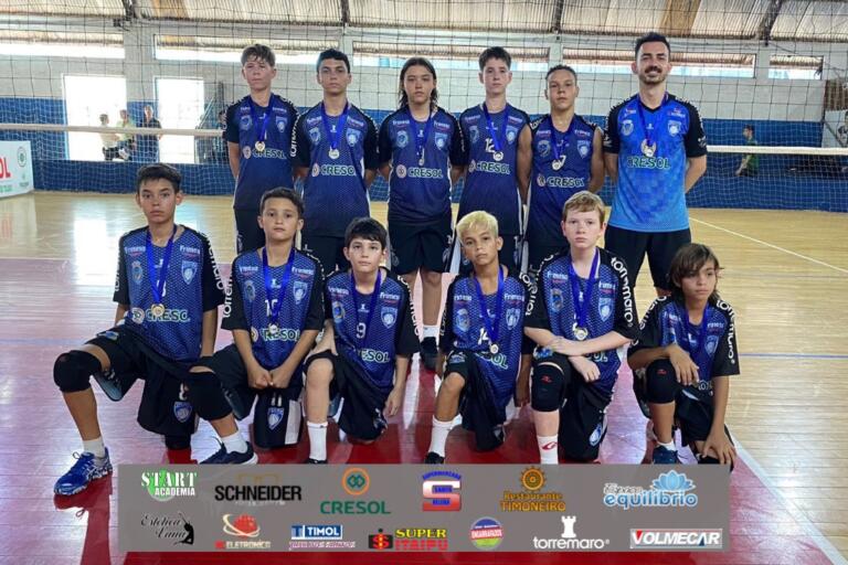 Santa Helena é campeã da Copa Oeste de Voleibol com equipe masculina 