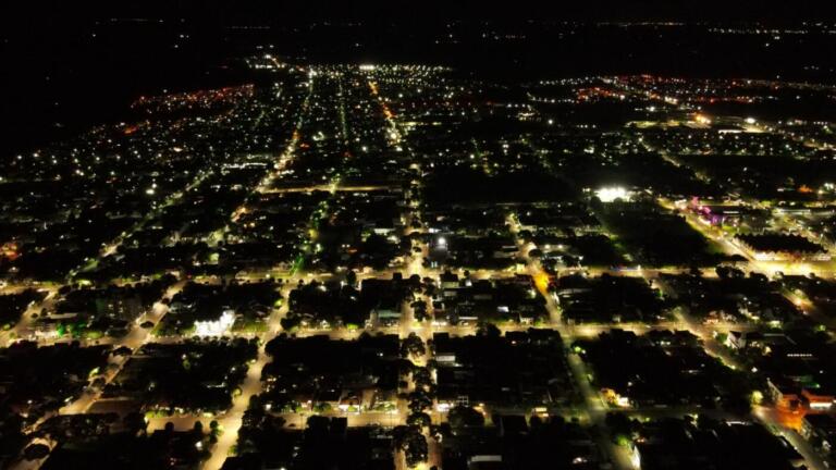 Prefeito anuncia R$ 4,5 milhões à instalação de luminárias de LED em toda a sede de Marechal Rondon