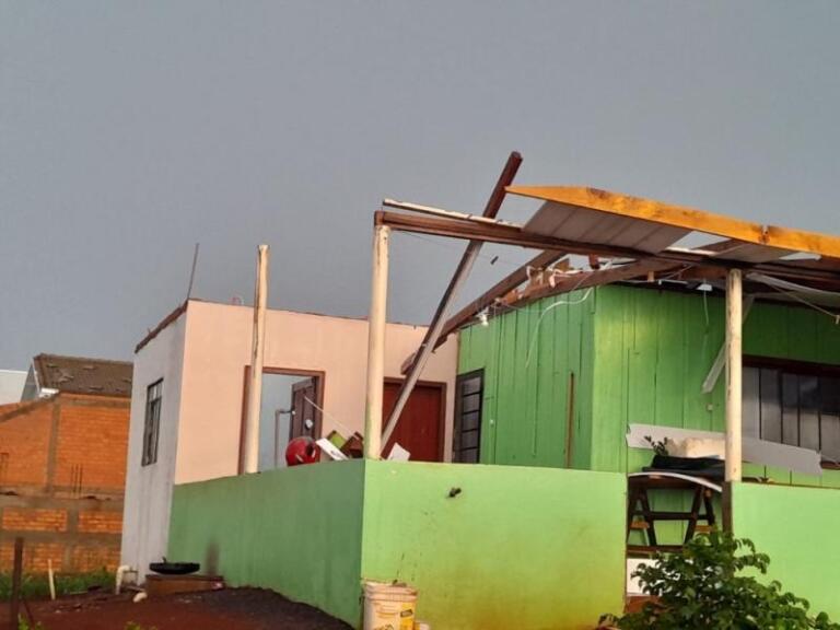 Casal mercedense precisa de ajuda após temporal