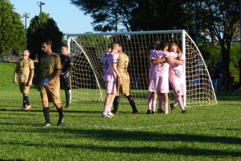 Os Mlk’s x Paulinho Motos, Agropet x Ferro e Aço: semifinais estão definidas