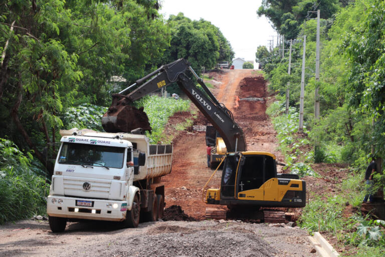 Retomados os trabalhos para o asfaltamento de trecho da Rua Mato Grosso