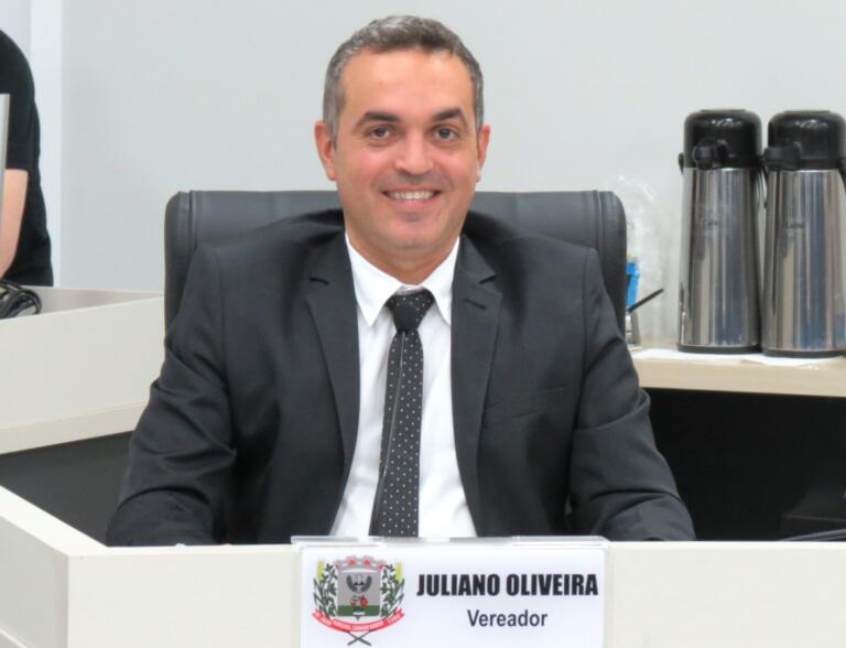 Juliano Oliveira solicita recape asfáltico em trecho da Rua 10 de Abril