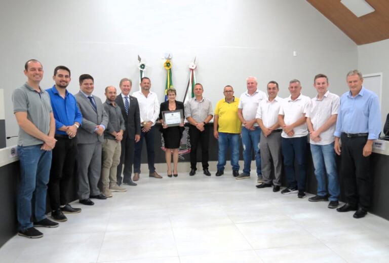 Professora Margareth Bettega é homenageada pela Câmara de Vereadores