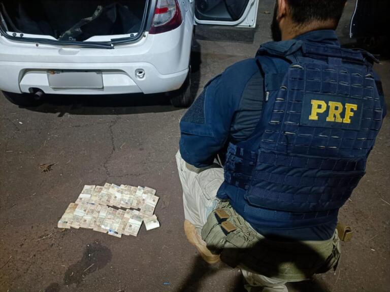 Após perseguição de 17 quilômetros, PRF apreende quase R$ 100 mil na região Oeste