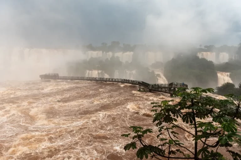 86,3% pretendem viajar dentro do Estado até o fim do ano, mostra pesquisa do Turismo
