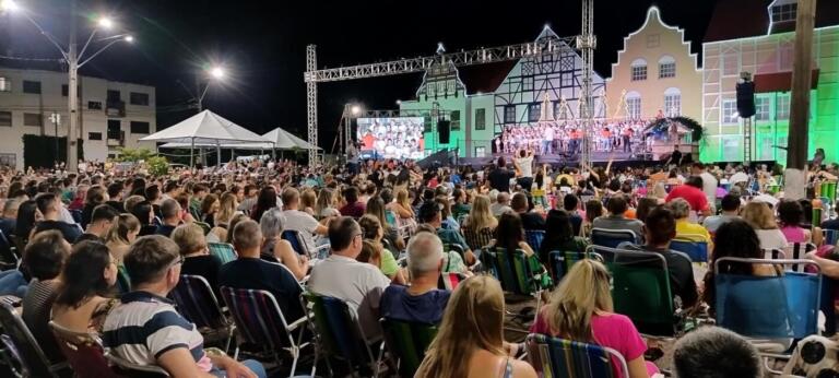 Noite de Luzes reúne grande público em Marechal Rondon; veja fotos!