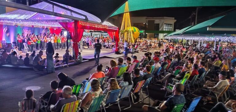 Cerca de 600 pessoas prestigiam 1ª noite do Natal Copagril; nesta quarta-feira tem mais