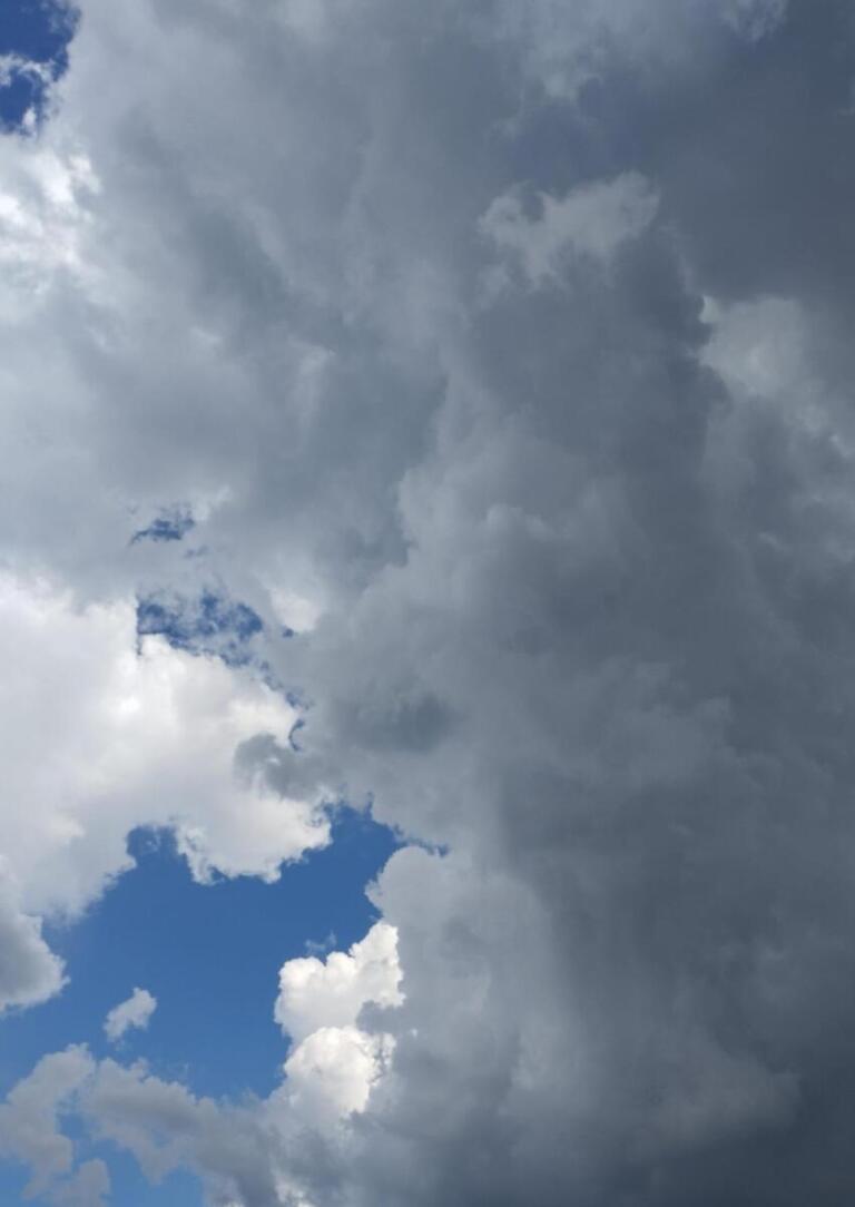 Defesa Civil emite alerta para chuvas intensas, vendaval e raios no Paraná