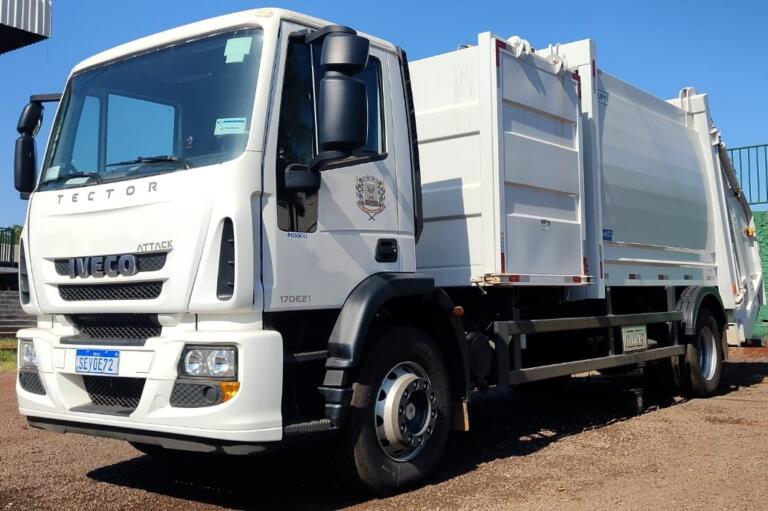 Caminhão novo para a Associação de Catadores Amigos da Natureza